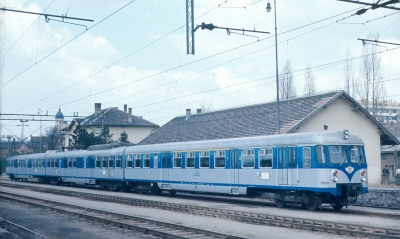 {short description of image}